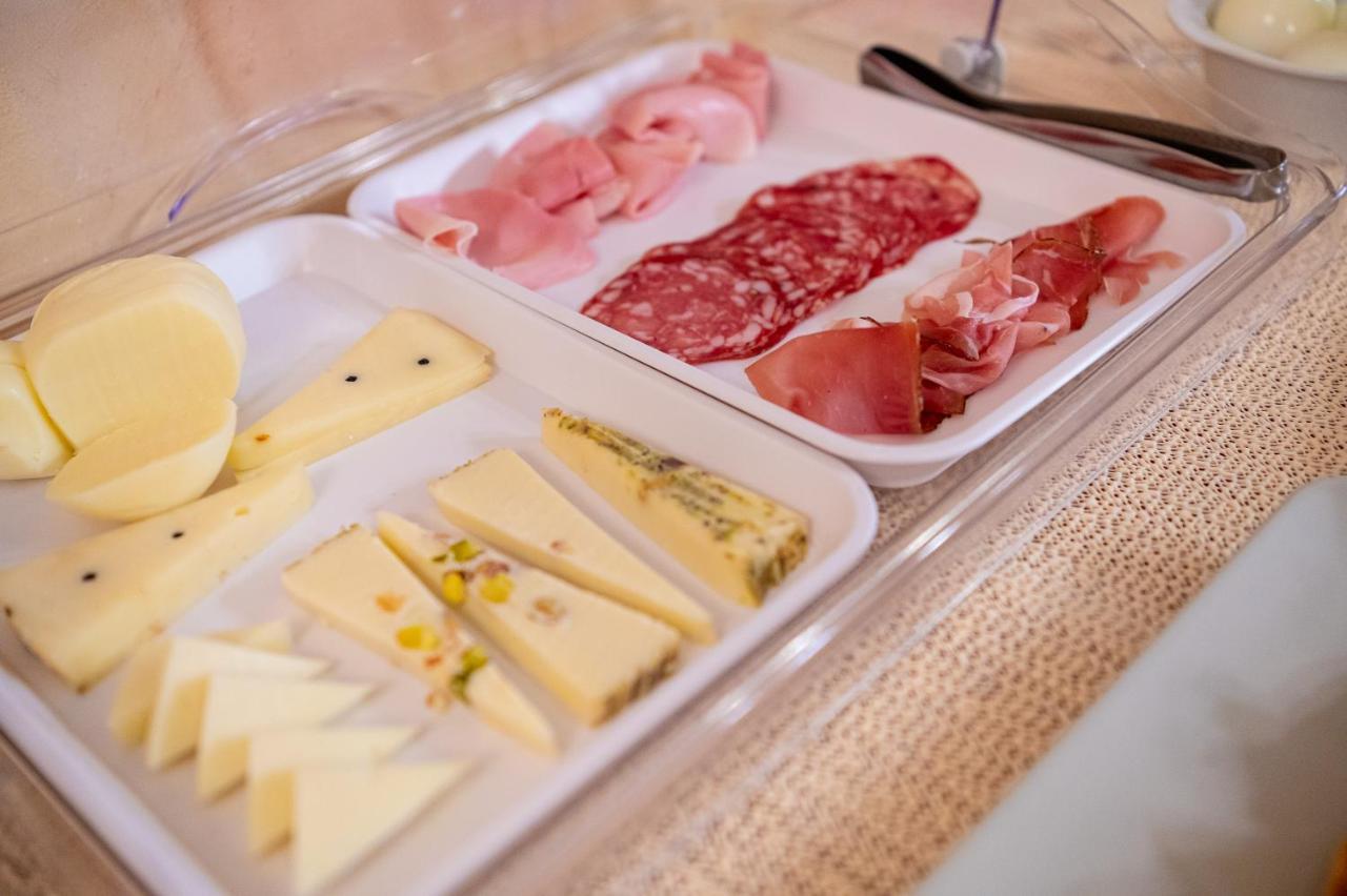 Alojamento de Acomodação e Pequeno-almoço Le Sorelle 3*